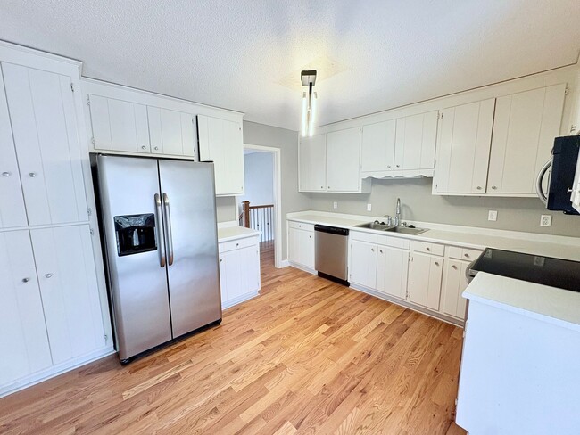 Building Photo - 101 Knight Cir