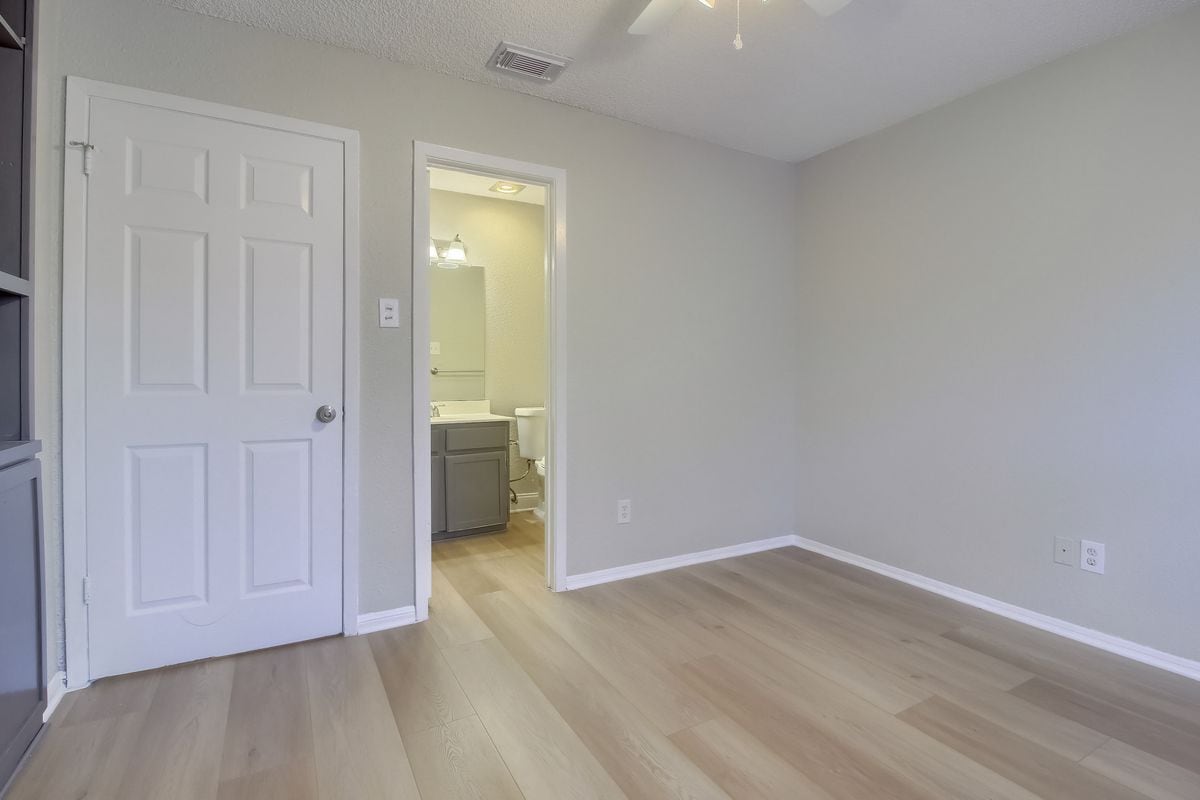 Building Photo - 8810 Schick Rd