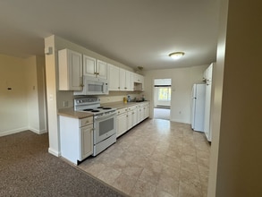 Building Photo - 4f Therese Rd