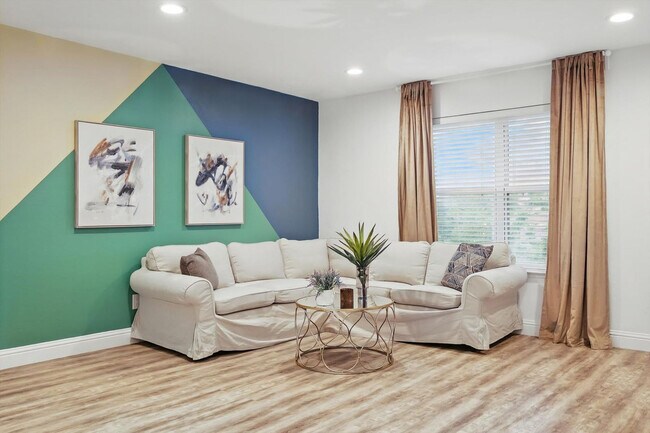 Building Photo - 8083 Meadow Rd