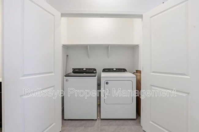 Building Photo - 3136 Hayden Rose Ave