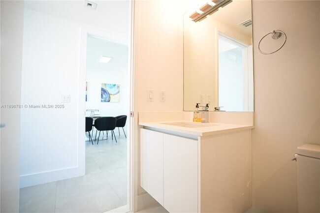 Building Photo - 300 Sunny Isles Blvd
