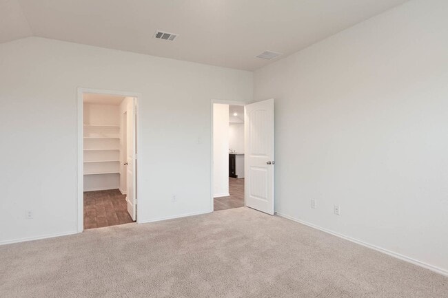 Building Photo - One Month FREE Rent!