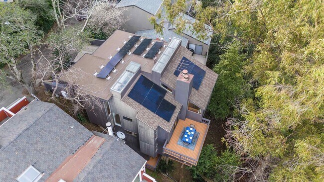 Building Photo - 6425 Zinn Dr