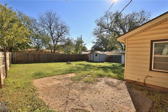 Building Photo - 1301 Mimosa Dr