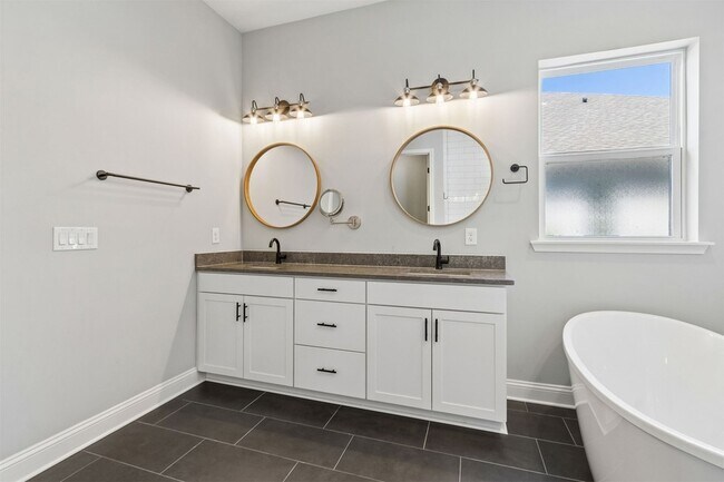 Building Photo - 95169 Poplar Way