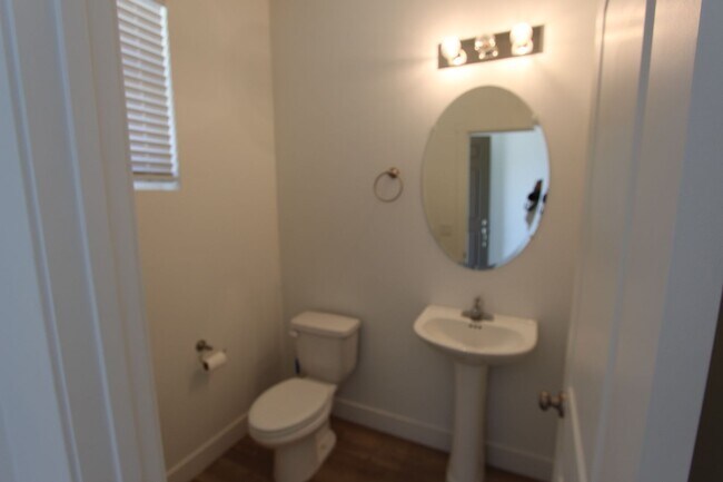 Building Photo - Spacious 4 Bedroom Home in Bellemont | Fenced Backyard + 2 Car Garage