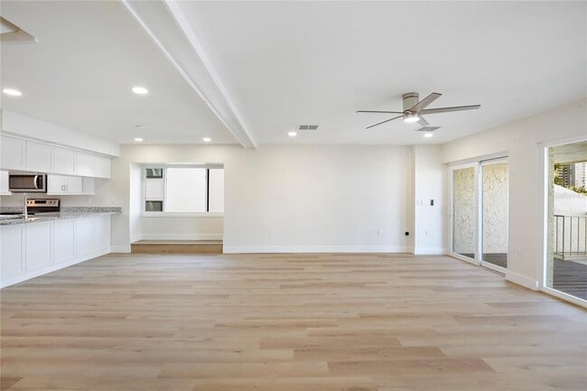 Building Photo - 150 Marina Del Rey Ct