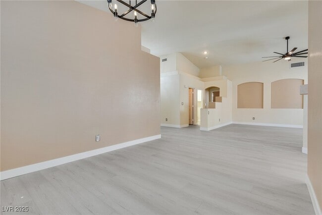 Building Photo - 1340 Rolling Sunset St