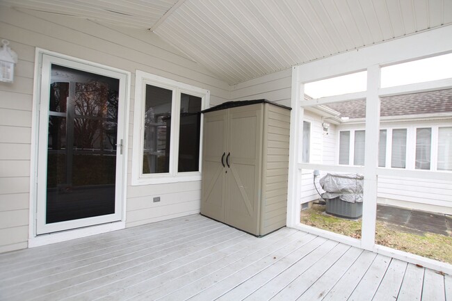 Building Photo - Updated 3Bed 3Bath Townhouse in Plantation East