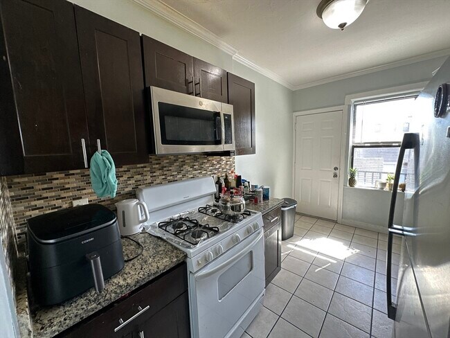 Building Photo - 435 Walnut Ave