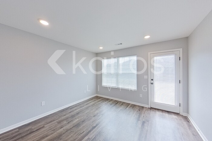 Building Photo - 202 Fieldstone Cir