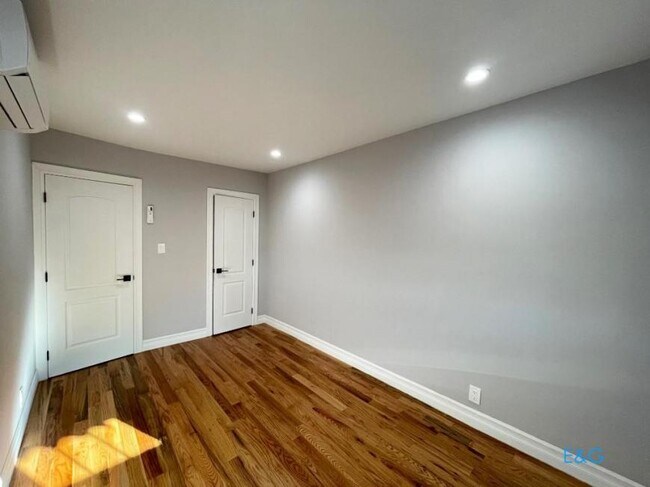Building Photo - 3 bedroom in BROOKLYN NY 11234