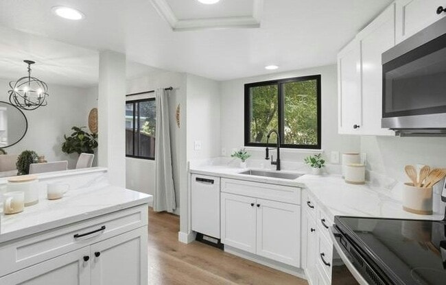 Building Photo - 1680 San Miguel Dr