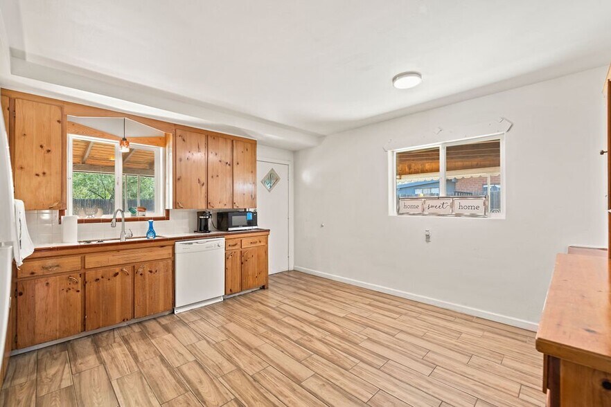 Building Photo - 1410 N Jefferson Ave