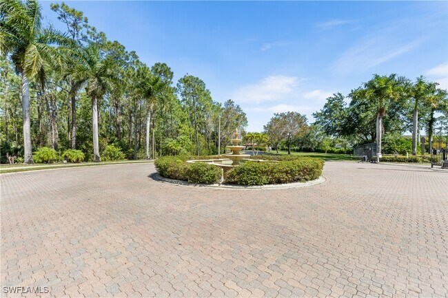 Building Photo - 1820 Florida Club Cir
