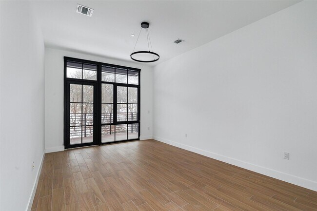 Building Photo - 200 Arno Dr
