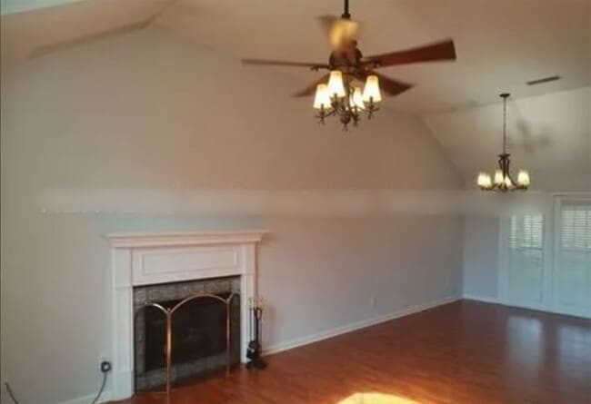 Building Photo - 3401 Milbridge Dr