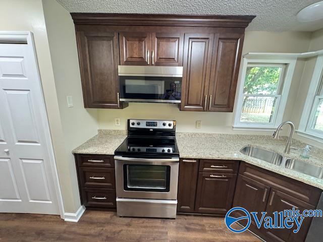 Building Photo - 194 Topaz Rd