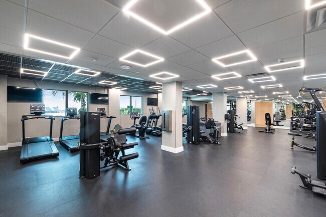 Building Photo - 7501 E Treasure Dr