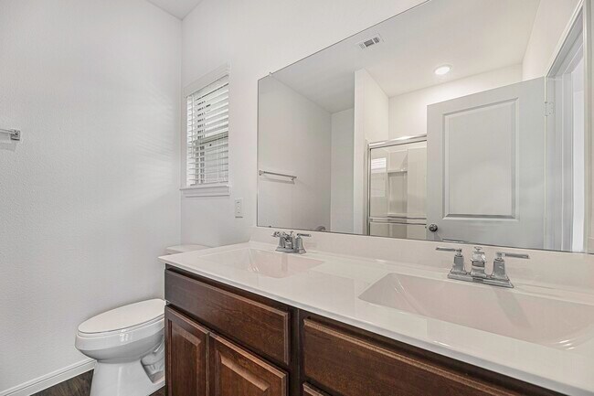 Building Photo - 240 Seven Pnes Dr