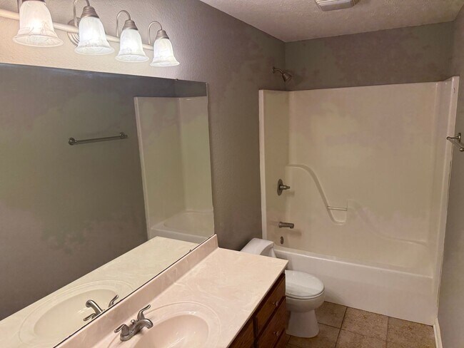 Building Photo - 2403 Lancashire Ln