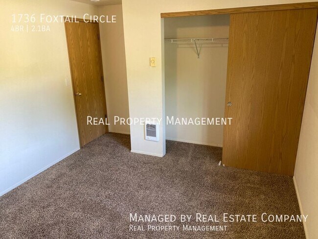 Building Photo - Woodland 4 Bed 2.5 Bath Home with Two Car ...