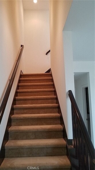 Building Photo - 908 N Acacia Ct