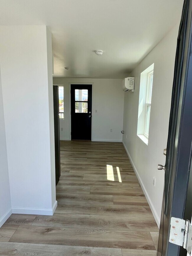 Building Photo - Kensington: 1 Bedroom 1 Bath