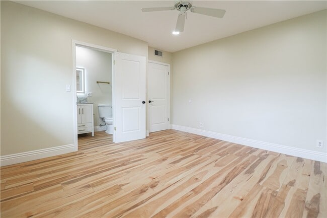 Building Photo - 16608 Park Ln Cir