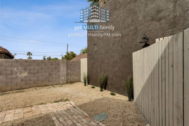 Building Photo - 1006 E Pasadena Ave