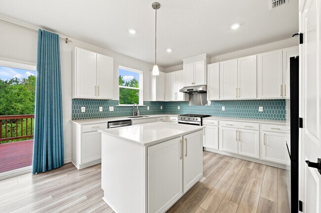 Building Photo - 1513 Underbrush Dr