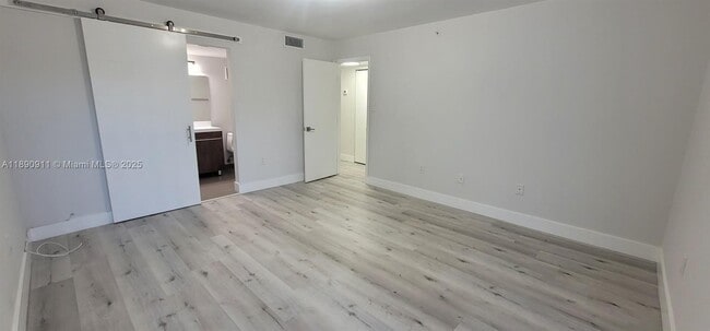 Building Photo - 10641 SW 108th Ave