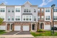 Building Photo - 403 Saratoga Ct