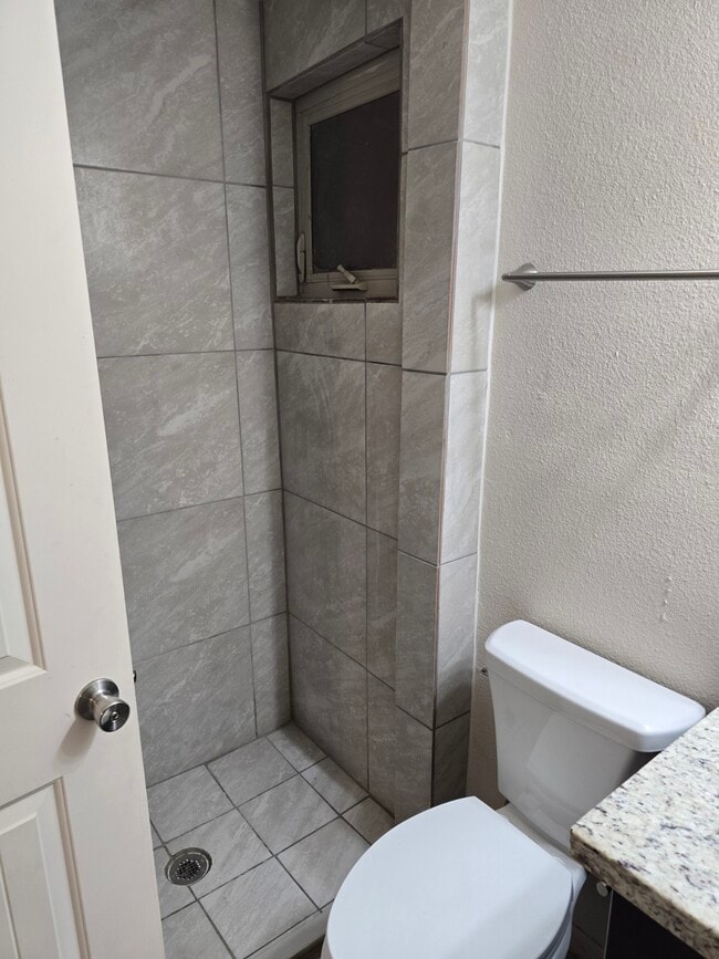 Building Photo - 4329 W Daisy St