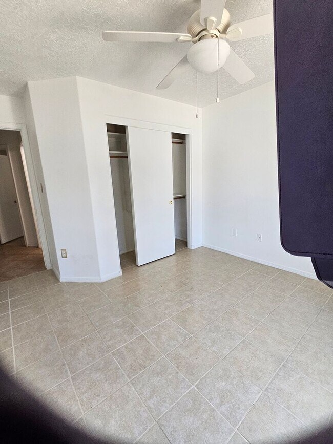 Building Photo - Clean THREE Bedroom Home For Rent