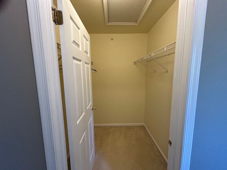 Building Photo - 2623 Virginia Ln