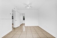 Building Photo - 1960 SW 41st Ave