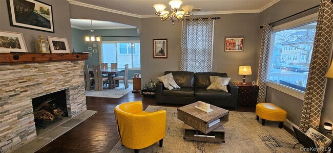 Building Photo - 218 W Chester St