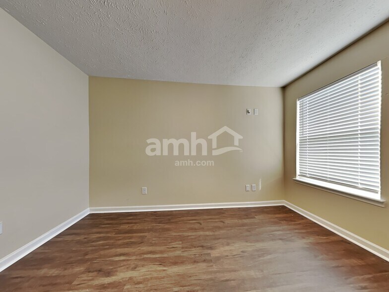 Building Photo - 5813 Columbia Cir
