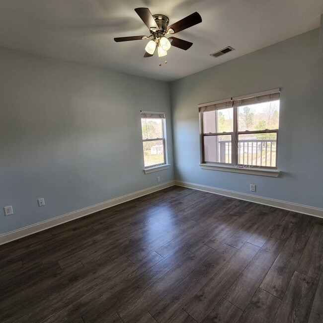 Building Photo - 2 Bedroom North Raleigh for rent