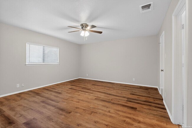 Building Photo - 9930 Trendwood