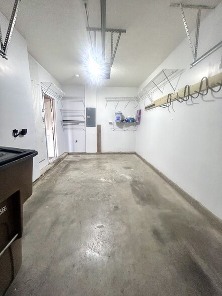 Building Photo - 1345 Bell Rd