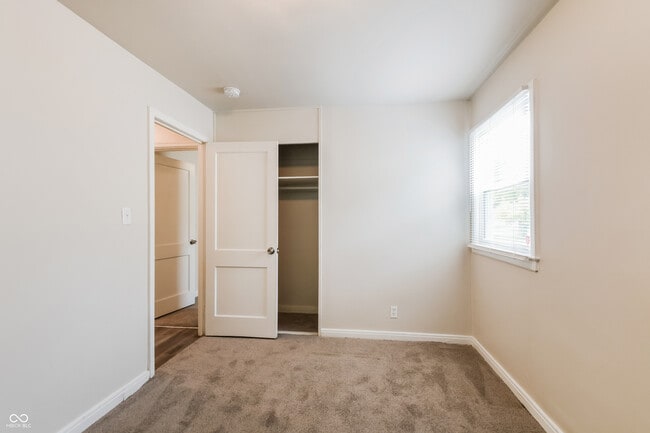 Building Photo - 8161 Schoen Dr