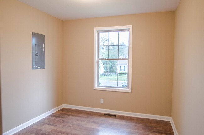 Building Photo - Pet Friendly Remodel!