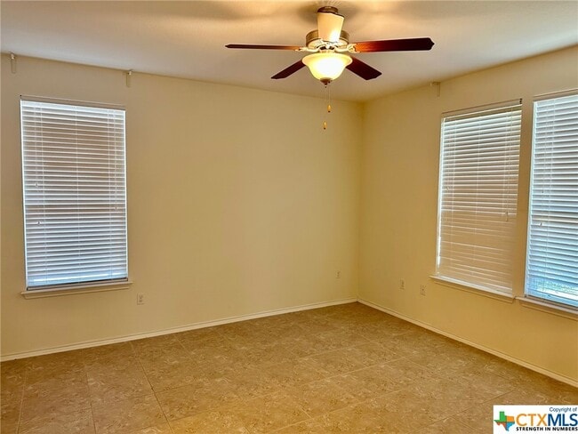 Building Photo - 413 Hunters Hill Dr