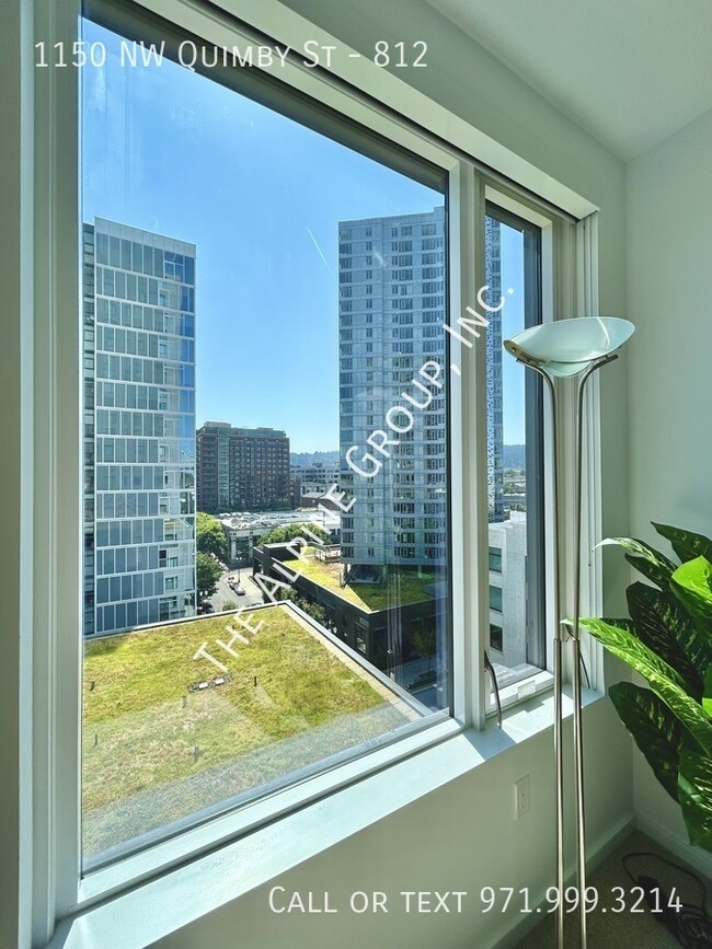 Building Photo - HALF OFF! Vista Condo Available with a View!