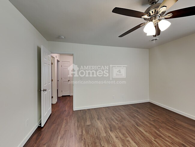 Building Photo - 96 W White Sands Drive