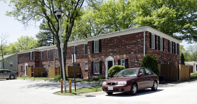 Building Photo - Williamsburg Square Townhomes