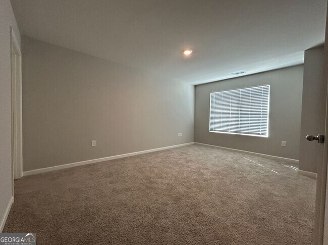 Building Photo - 18 Silverbell Ln NW